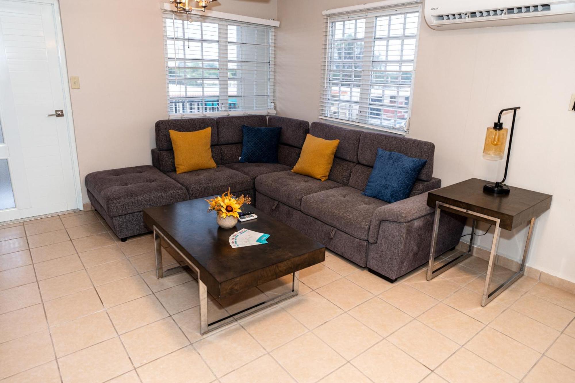 شقة Luxury Retreat With Private Jacuzzi And Mountain Views Free Parking بونسي المظهر الخارجي الصورة