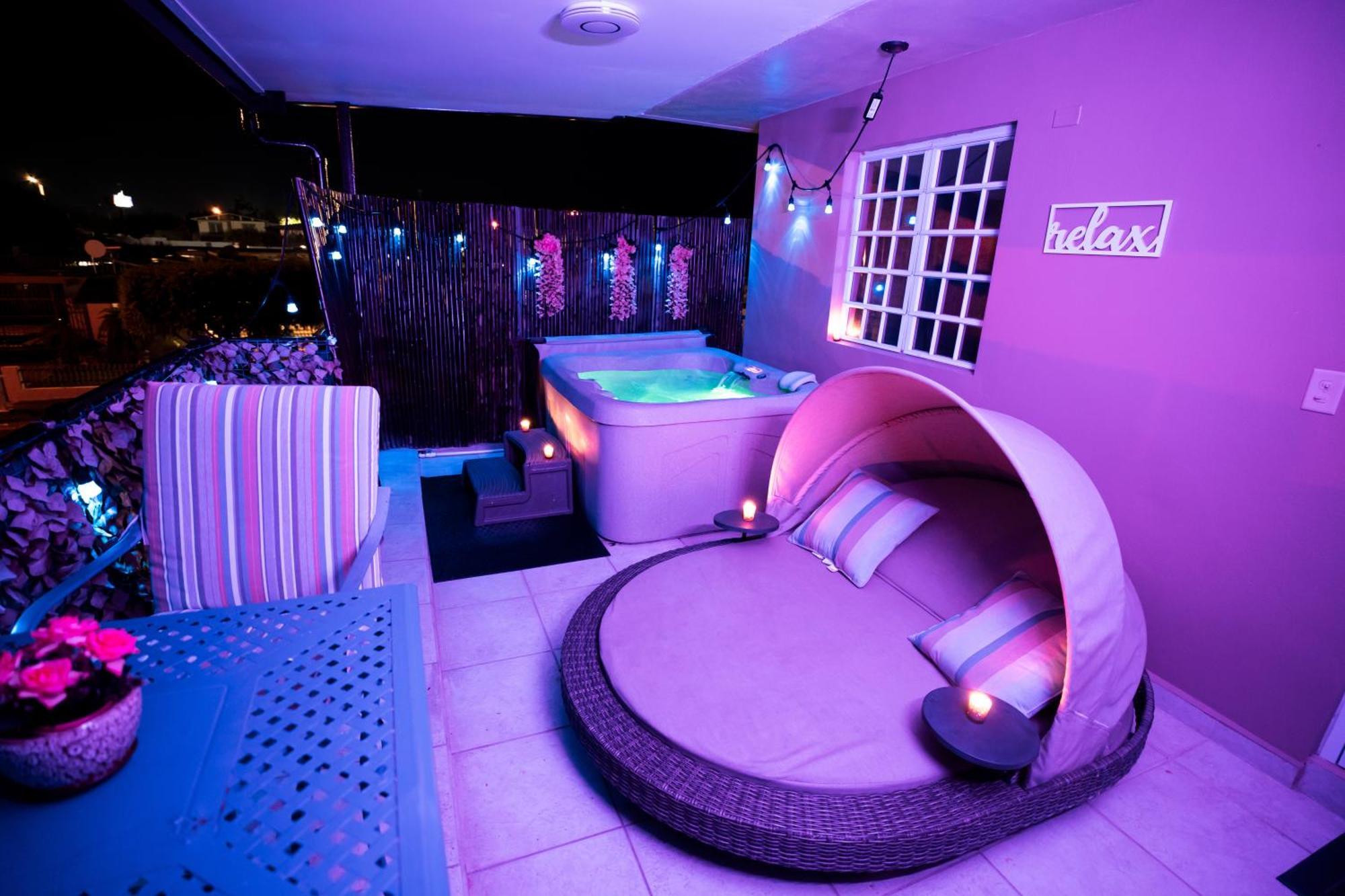 شقة Luxury Retreat With Private Jacuzzi And Mountain Views Free Parking بونسي المظهر الخارجي الصورة